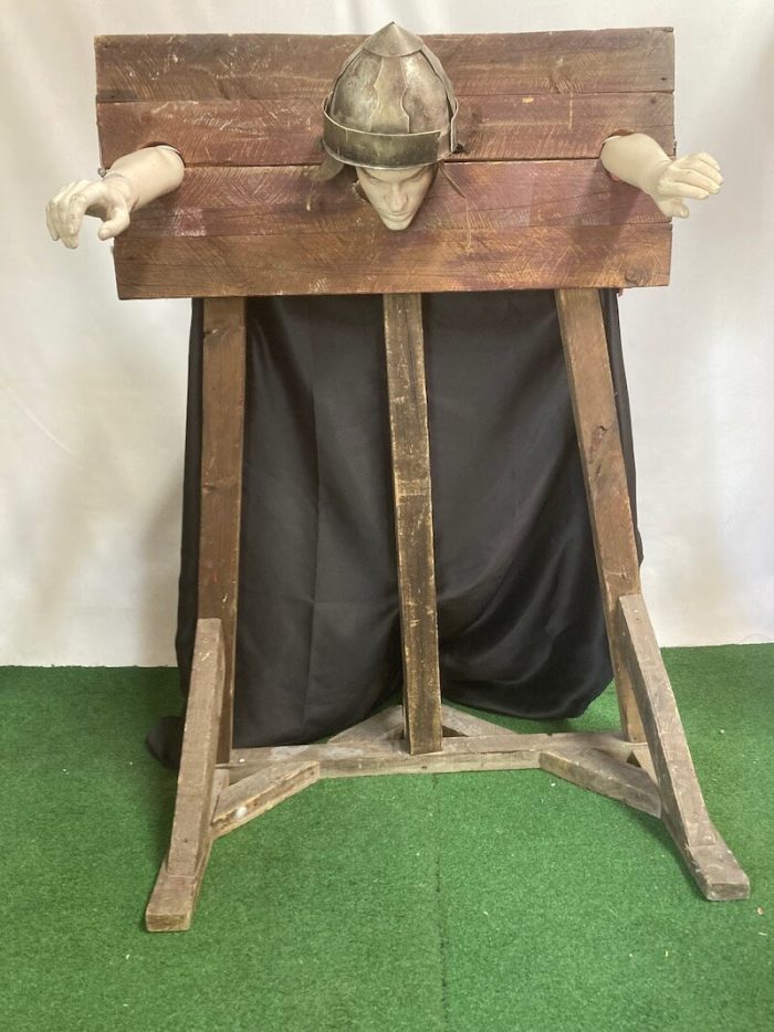 Stocks-with-Mannequin-105mWx15mHx08mD